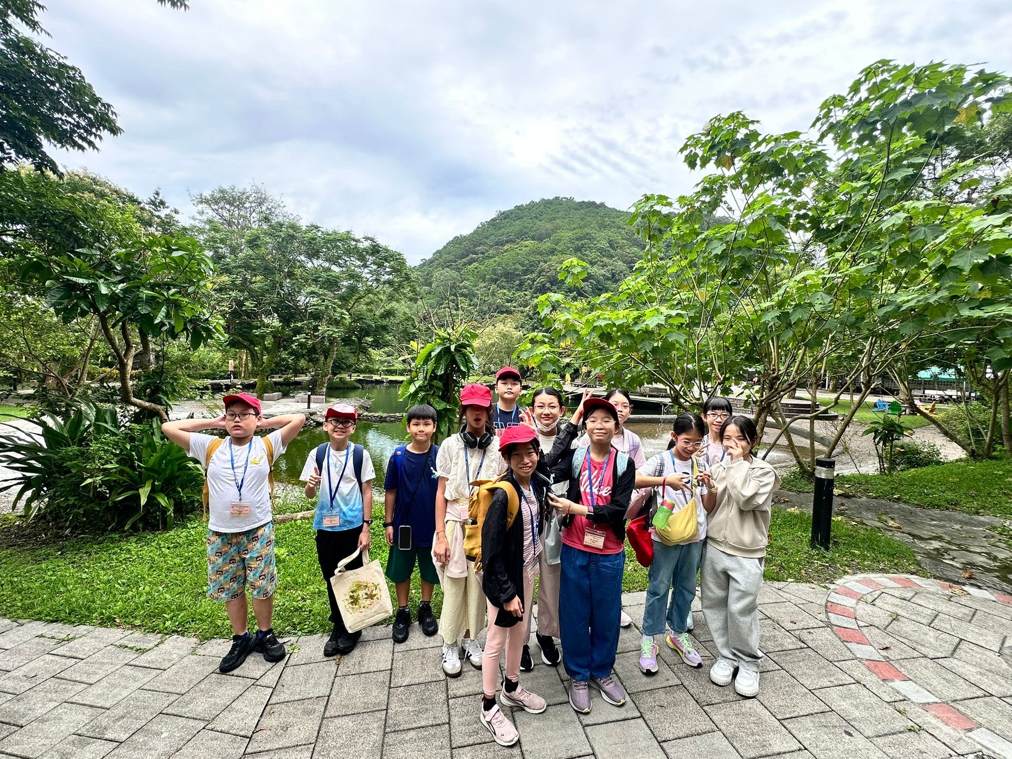 Students on overseas LJ